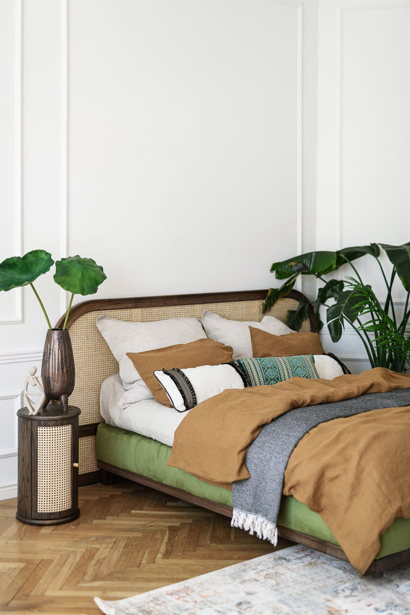Senfgold Leinenbettwäsche – Duvet mit Kokosknöpfen, leicht & stilvoll