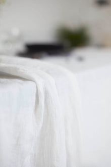Stoffdetail Leinen Tischdecke Weisse Dame – feine Struktur